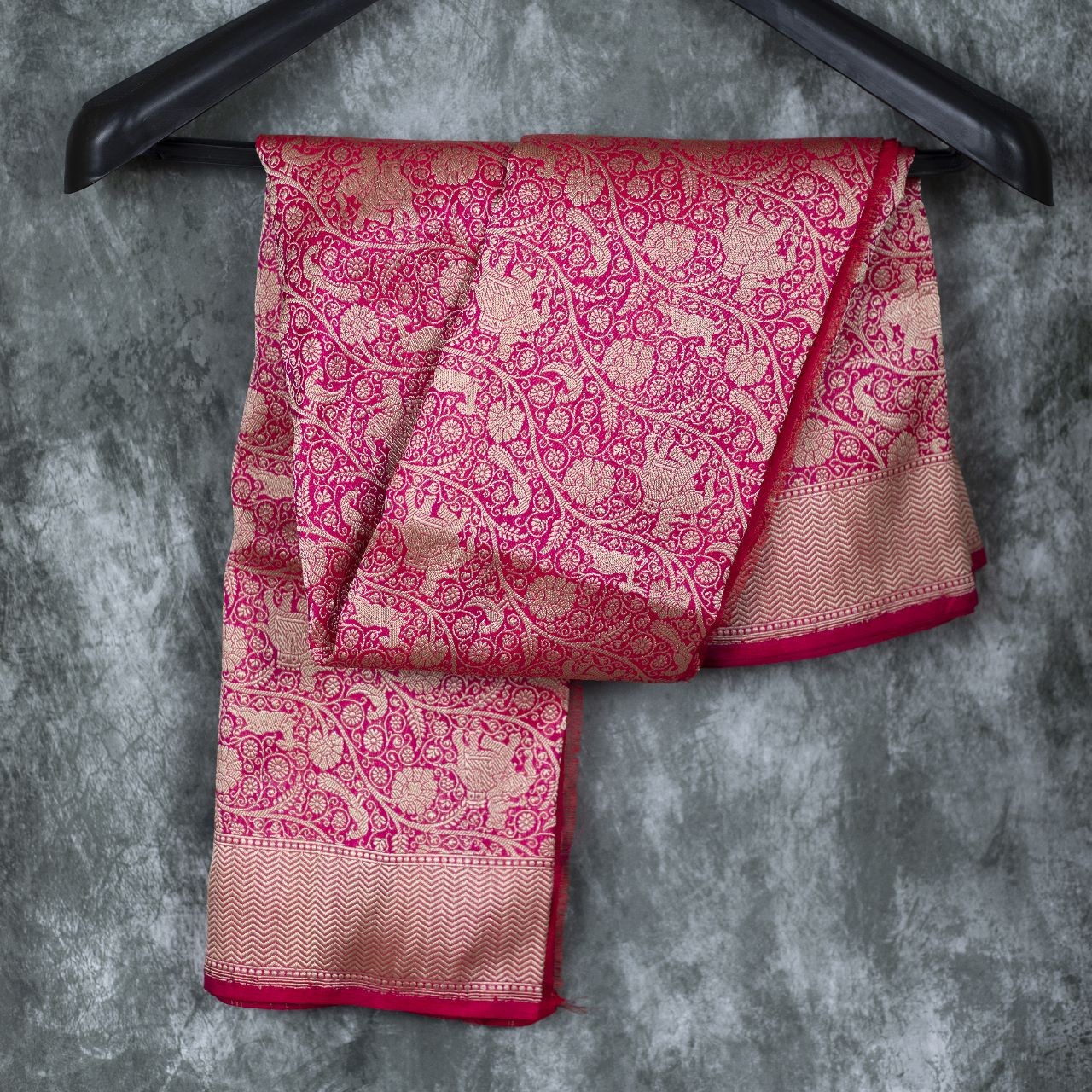 RAANI KATAN FIGURE SILK DUPATTA